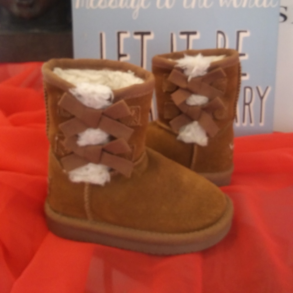 Koolaburra by Ugg kids boots